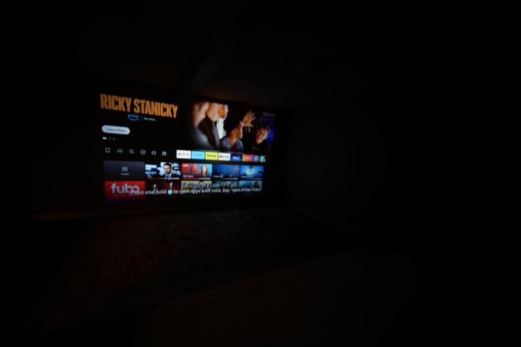 Brand New Cozy Modern Bungalow W/Hot Tub+Movieroom 7 Min From Uptown Charlotte Bagian luar foto