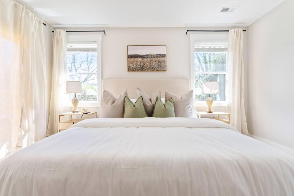 Brand New Cozy Modern Bungalow W/Hot Tub+Movieroom 7 Min From Uptown Charlotte Bagian luar foto
