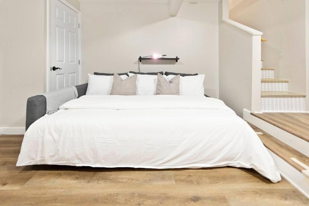 Brand New Cozy Modern Bungalow W/Hot Tub+Movieroom 7 Min From Uptown Charlotte Bagian luar foto