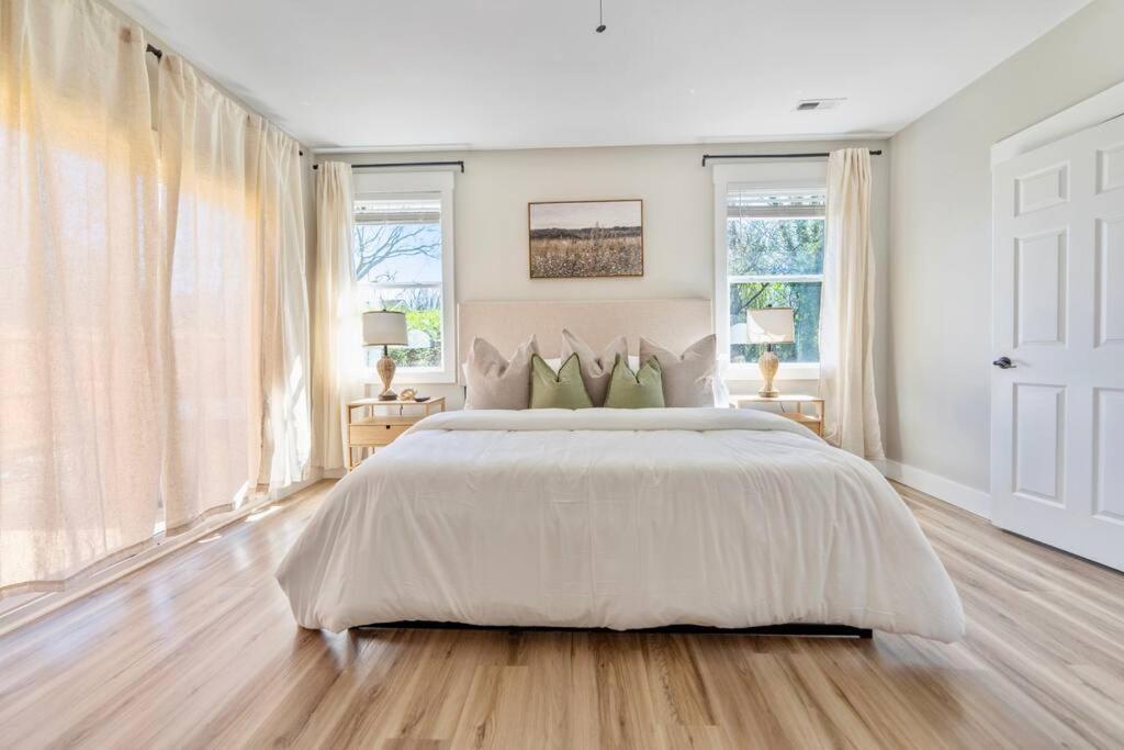 Brand New Cozy Modern Bungalow W/Hot Tub+Movieroom 7 Min From Uptown Charlotte Bagian luar foto
