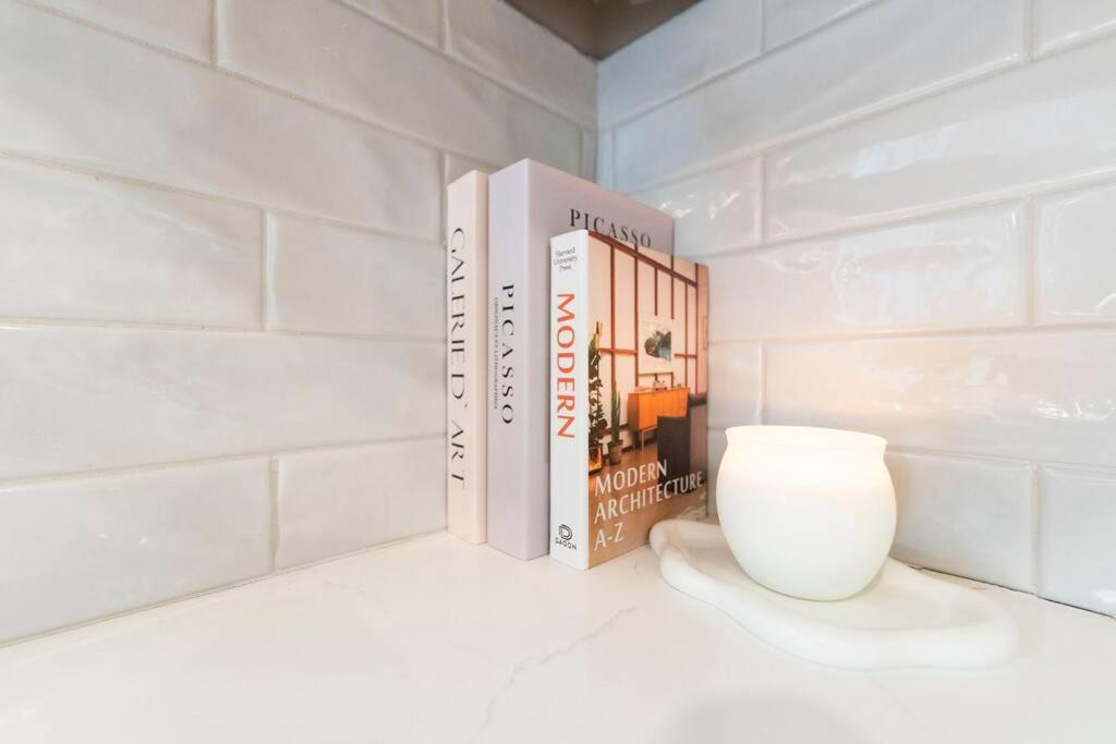 Brand New Cozy Modern Bungalow W/Hot Tub+Movieroom 7 Min From Uptown Charlotte Bagian luar foto