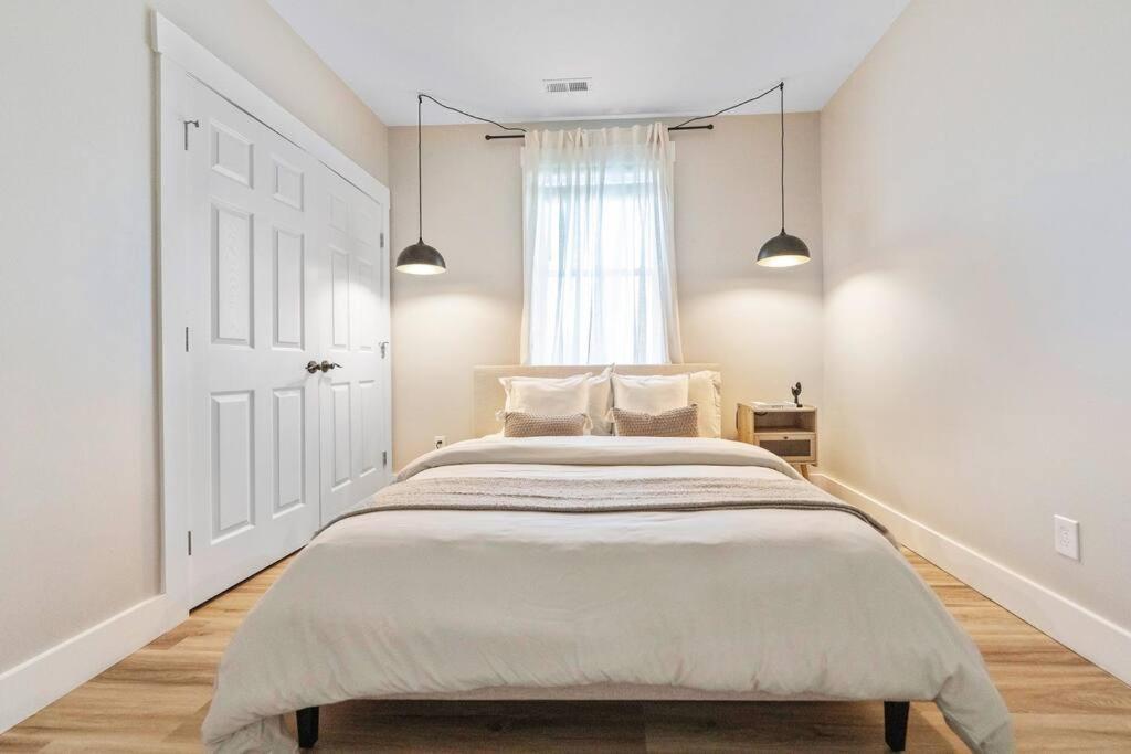 Brand New Cozy Modern Bungalow W/Hot Tub+Movieroom 7 Min From Uptown Charlotte Bagian luar foto