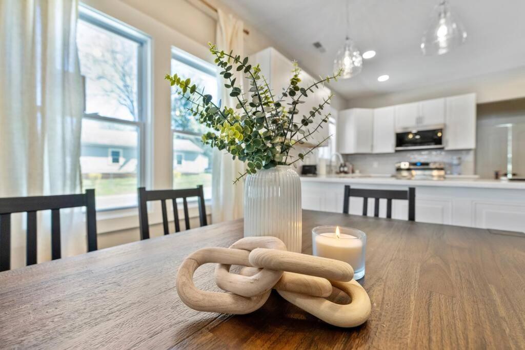 Brand New Cozy Modern Bungalow W/Hot Tub+Movieroom 7 Min From Uptown Charlotte Bagian luar foto